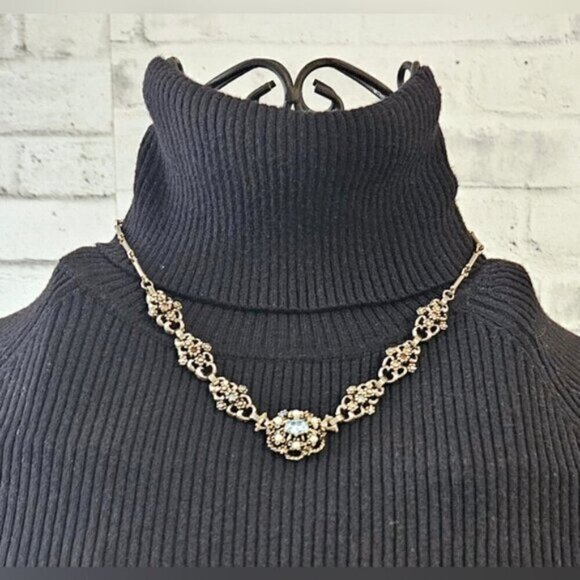 Vintage Silver Tone Necklace with a combination of clear baguette rhinestones - Picture 2 of 8